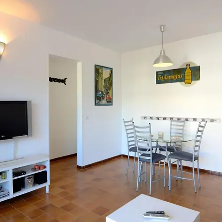 The In Has 3 Bedrooms