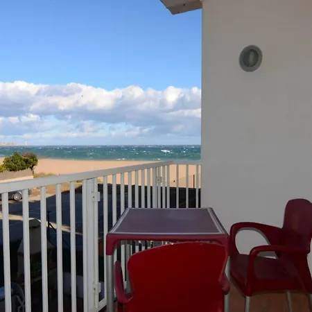 Apartment The In Has 3 Bedrooms *